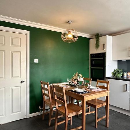 6 Guests House Old Trafford,Media City,City Centre, Free Parking Manchester Eksteriør bilde