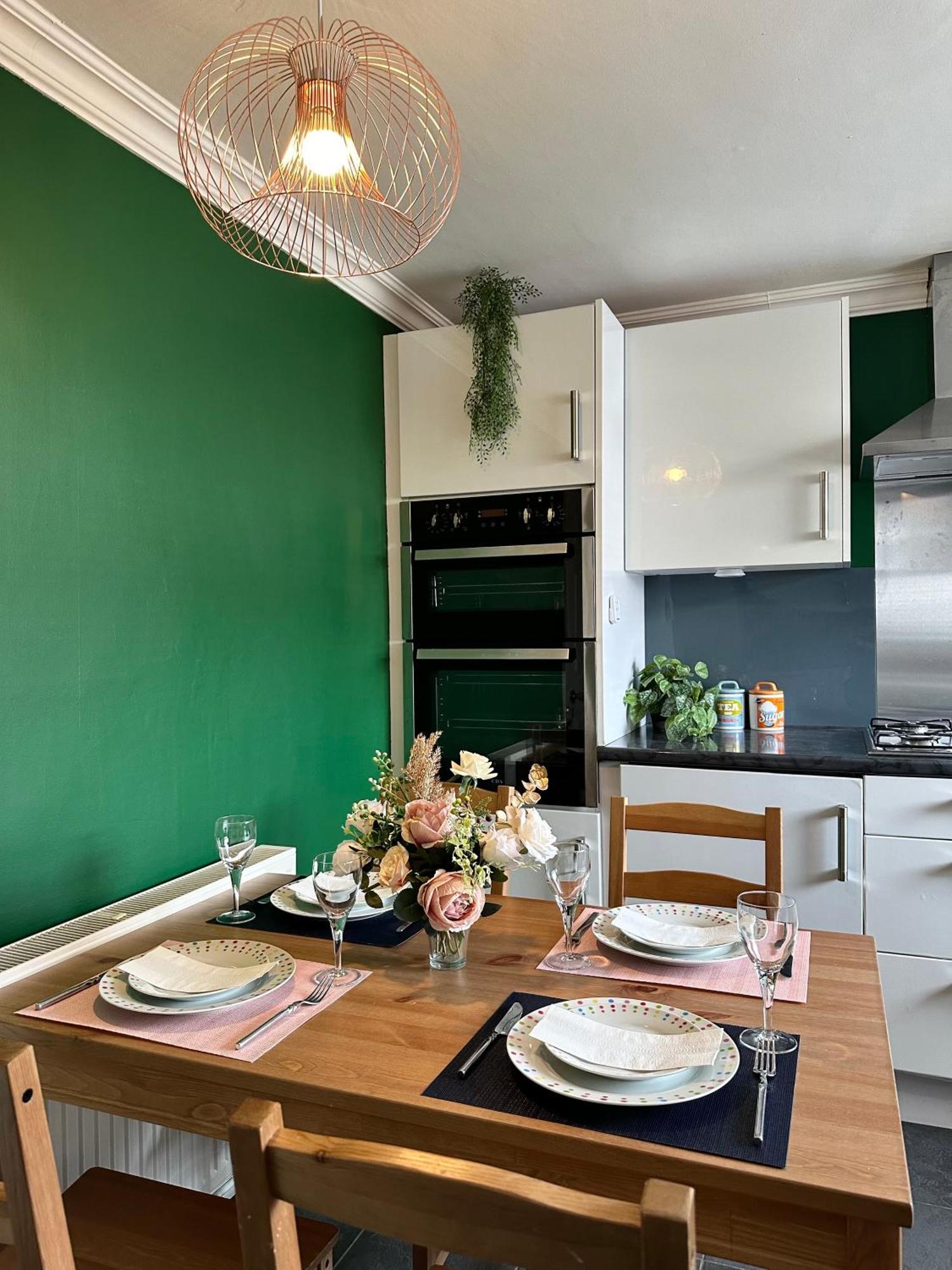 6 Guests House Old Trafford,Media City,City Centre, Free Parking Manchester Eksteriør bilde