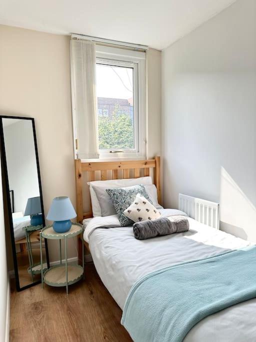 6 Guests House Old Trafford,Media City,City Centre, Free Parking Manchester Eksteriør bilde