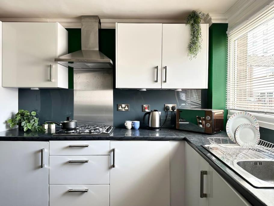 6 Guests House Old Trafford,Media City,City Centre, Free Parking Manchester Eksteriør bilde